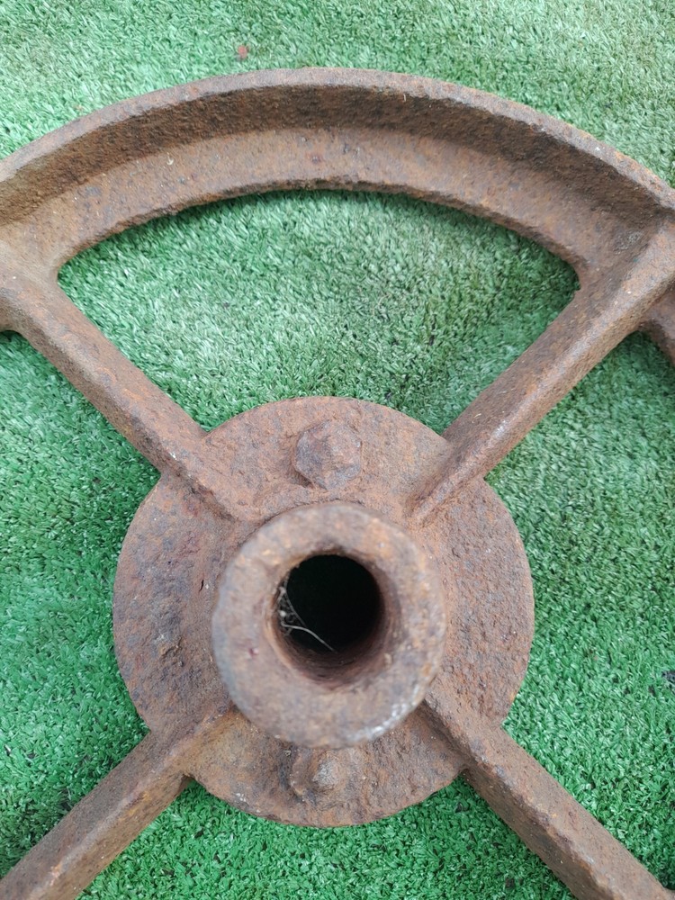 Cast Iron Wheel (23)
