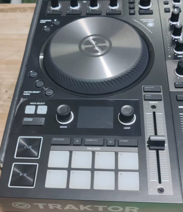 1pcs NI Traktor Kontrol S4mk3 DJ Controller