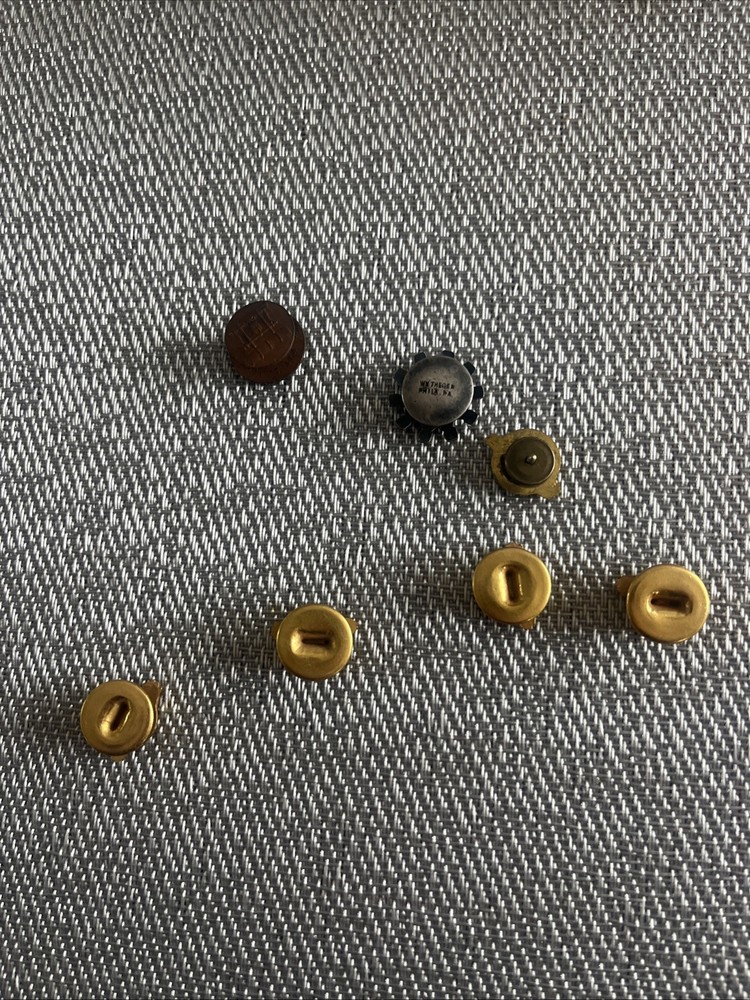 7 Assorted US Military Lapel Pins