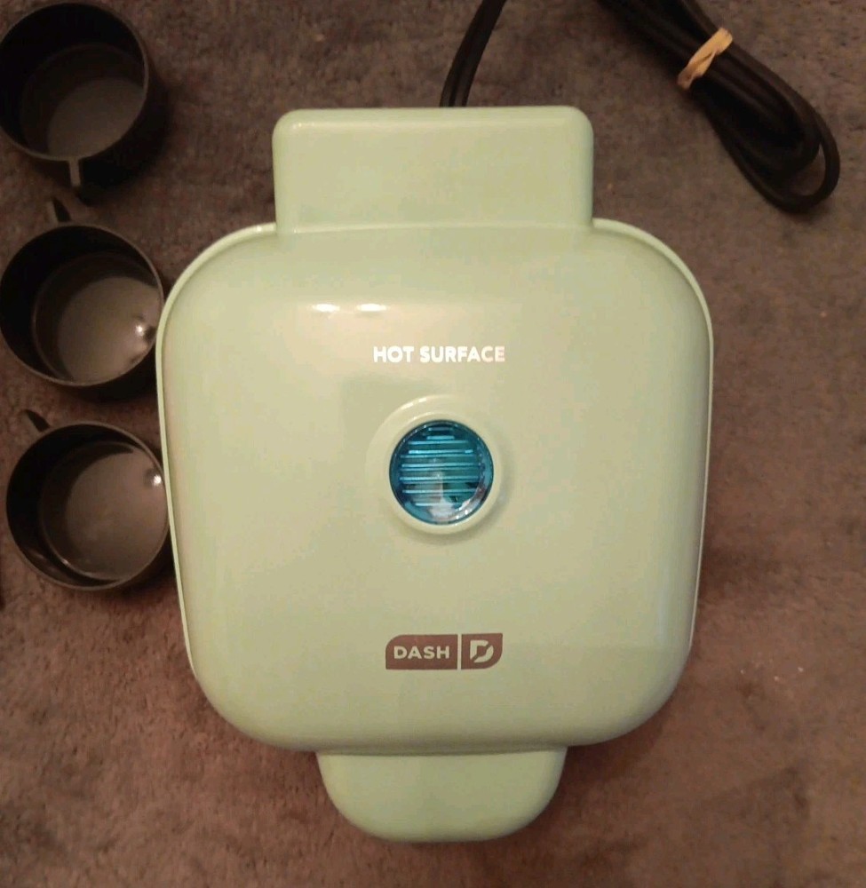 Dash Egg Bite Maker. 4 Bites.