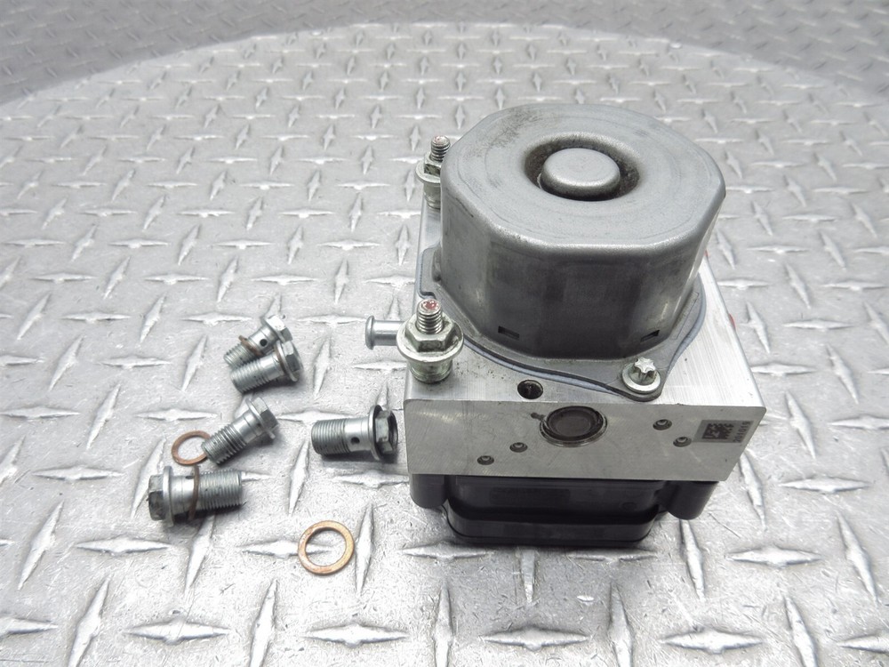 2018 Harley Electra Glide FLHTCU ABS Pump Brake Module Control Unit OEM