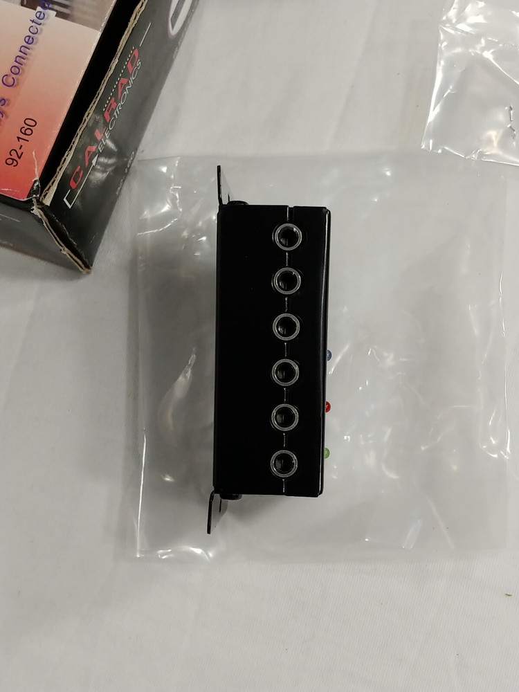 Calrad 92-160 IR Distribution Block 6-Port System with Gain Control
