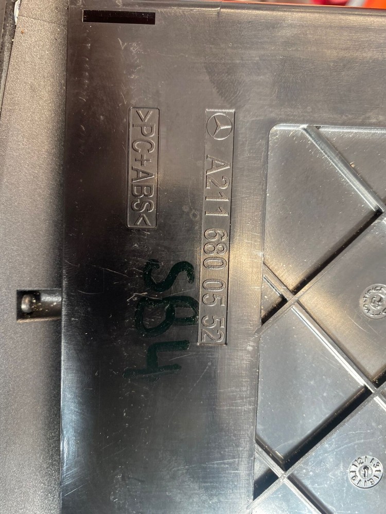 Mercedes Benz E Class W211 CD Changer Hazard Switch Panel A2116800552