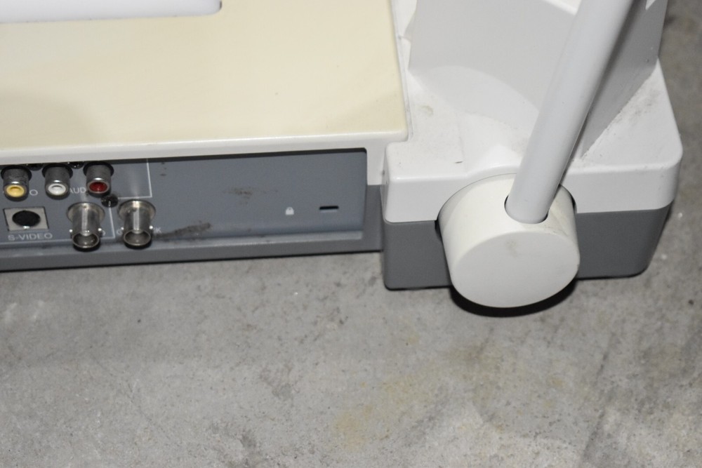 Elmo EV-4400AF Visual Presenter Zoom Overhead Document Camera Working