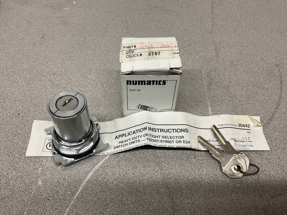 NEW Numatics 212-229 Keyed / Locking Selector Switch; 2 Position