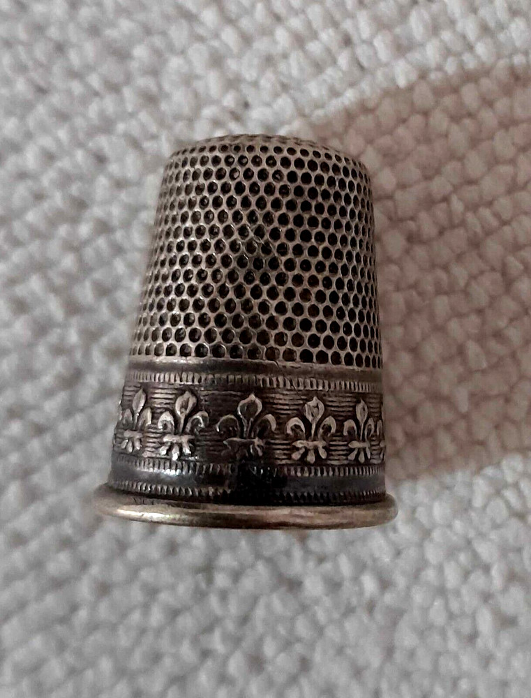 Dedal em Prata FLEUR DE LIS - Silver