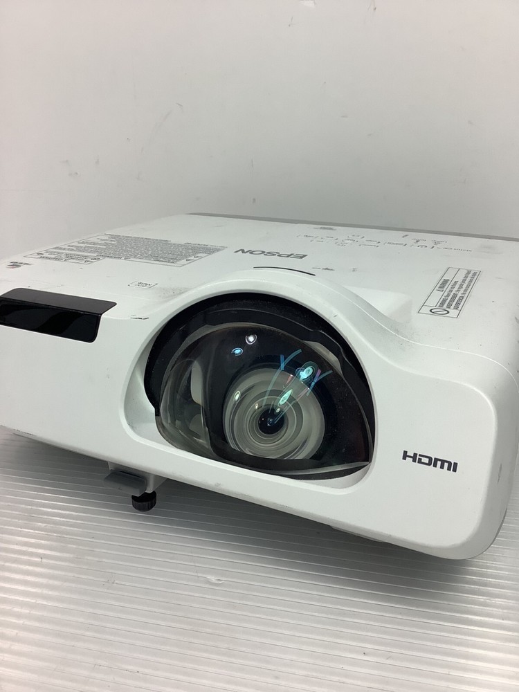 Epson PowerLite 520 Tri-LCD Projector