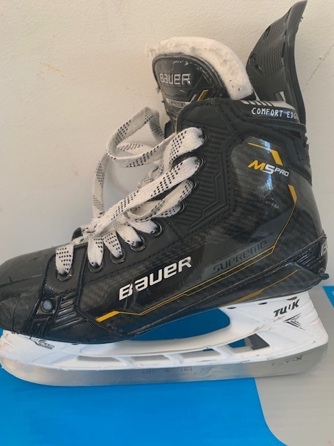 Bauer M5 Pro Skates Size 5 Fit 2