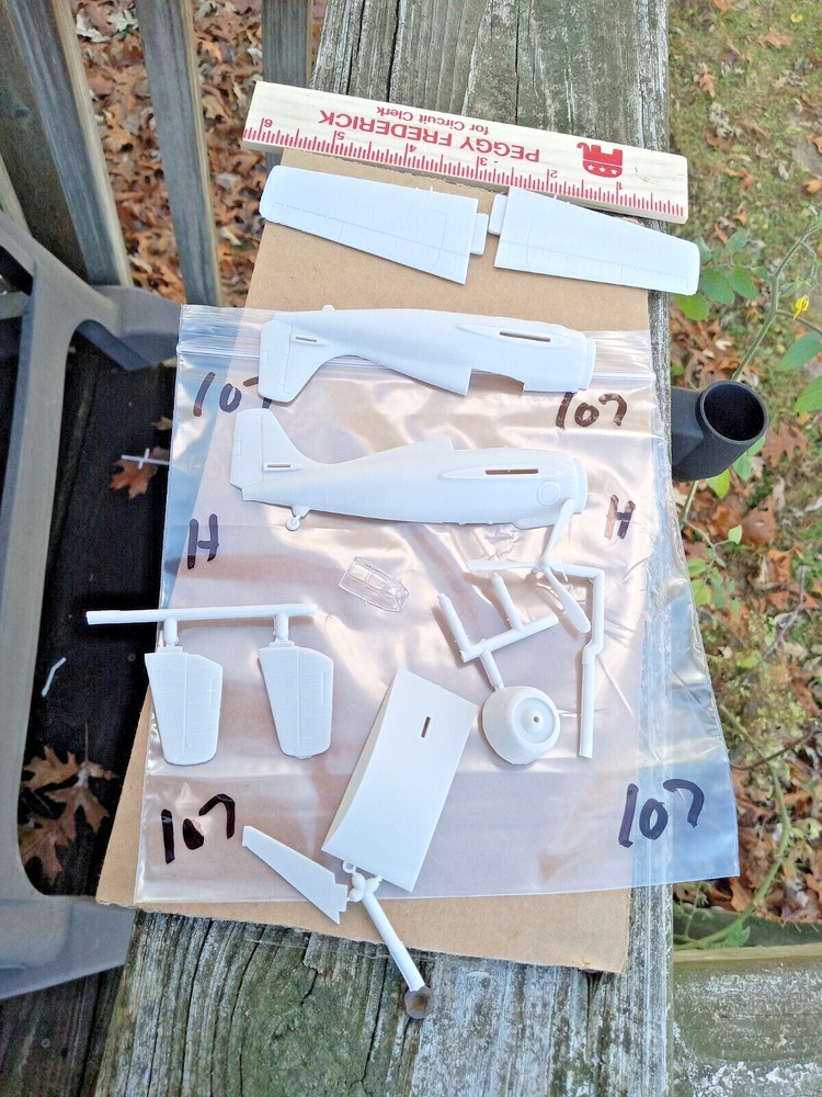 One  (1) Small Airplane Kit  scale unknown # 107 no box/decals!!!
