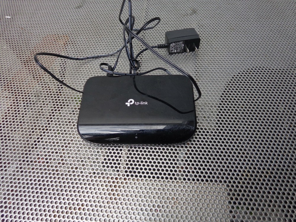 TP-Link 5 Port Fast Ethernet Switch  w/ AC Adapter