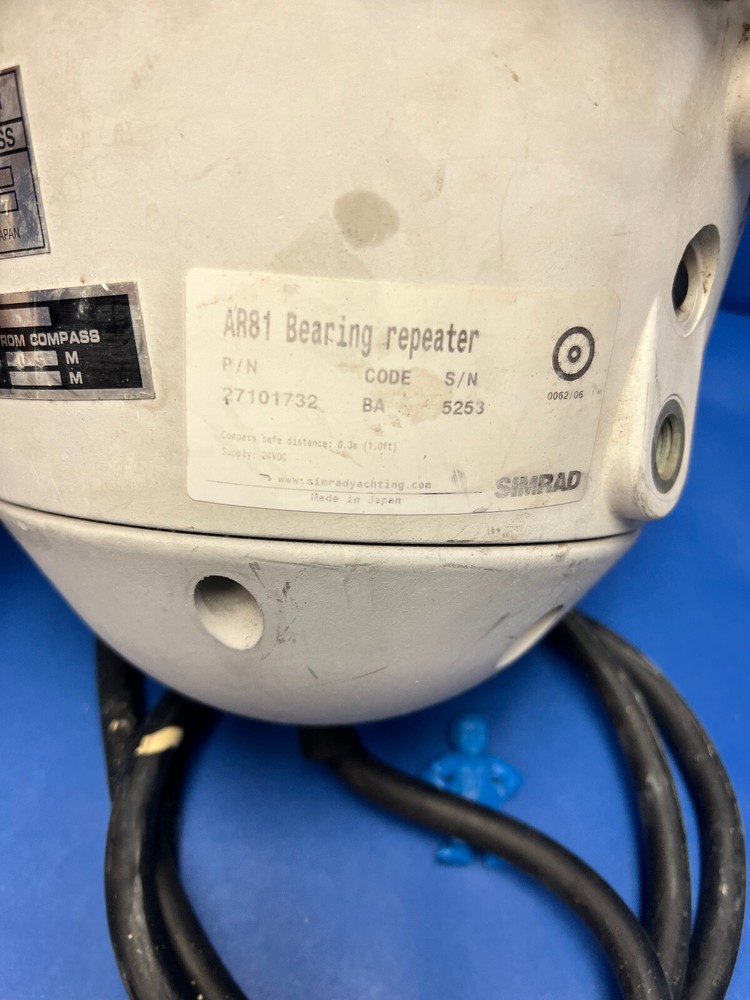 SIMRAD AR81 Bearing Repeater Compass 27101732