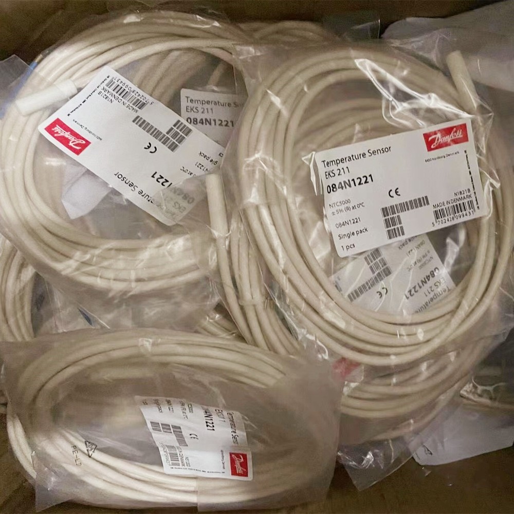 1PC Danfoss EKS221 084N1221 Temperature Sensor