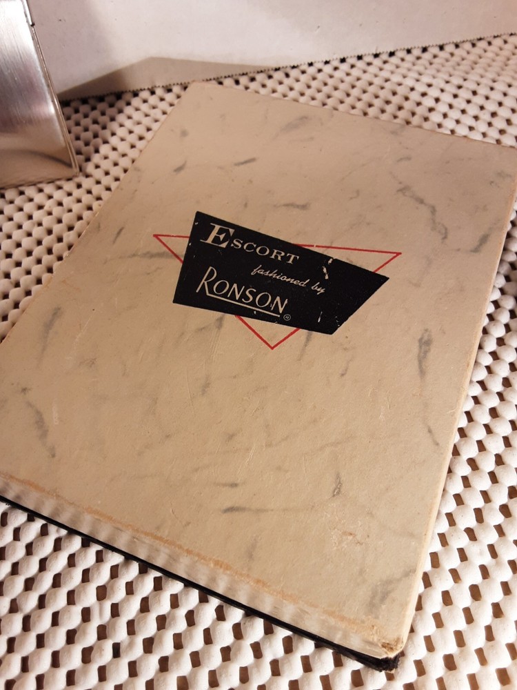 Vintage Ronson Escort lighter in case