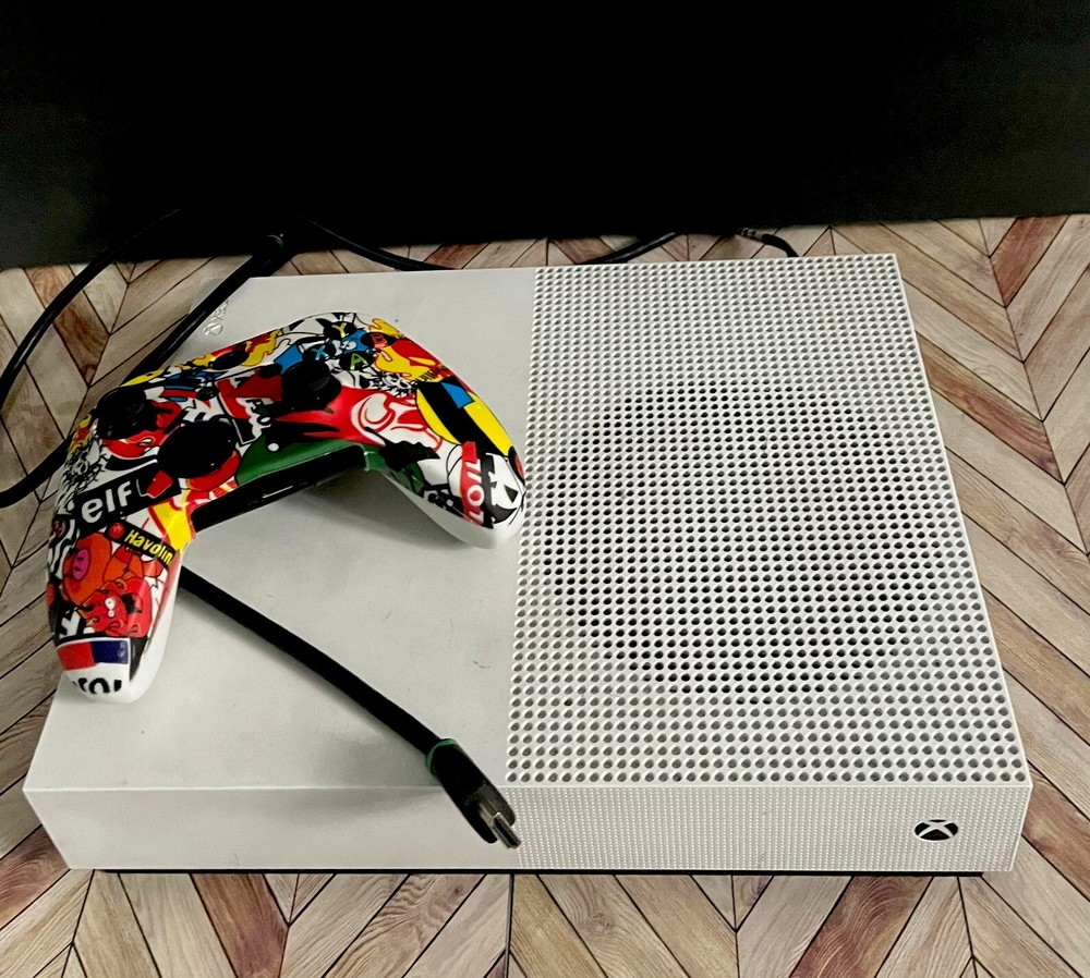 Xbox With Controller