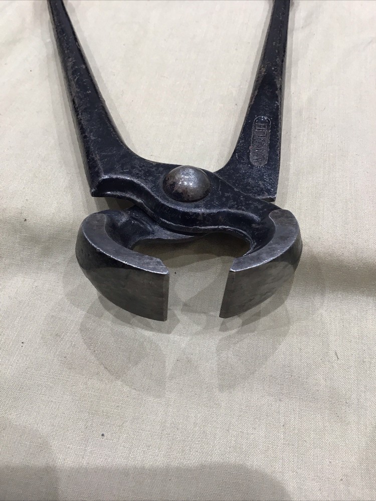 Whale Pincers 8”