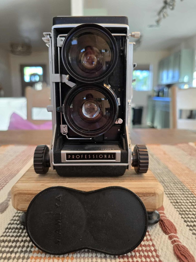 1960s Mamiya C33 professional camera