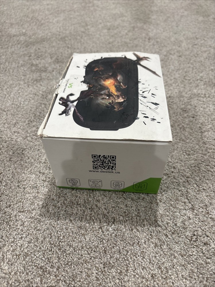 DESTEK V5 VR Headset with Bluetooth Controller