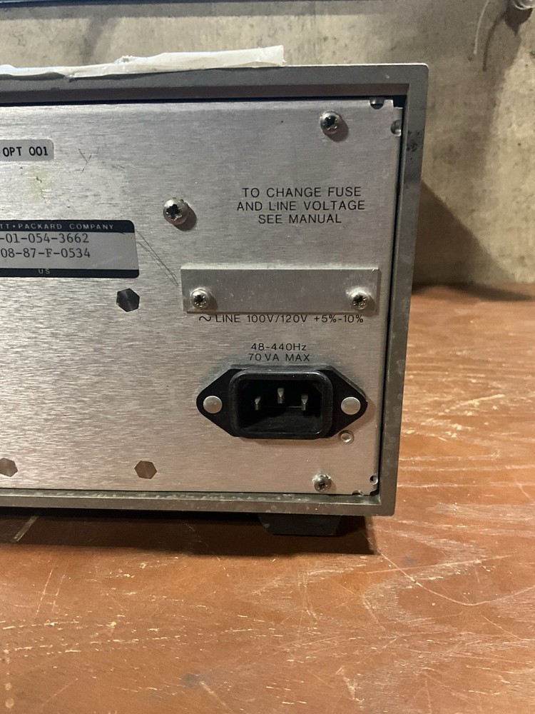 HEWLETT PACKARD 8011A PULSE GENERATOR POWERS ON