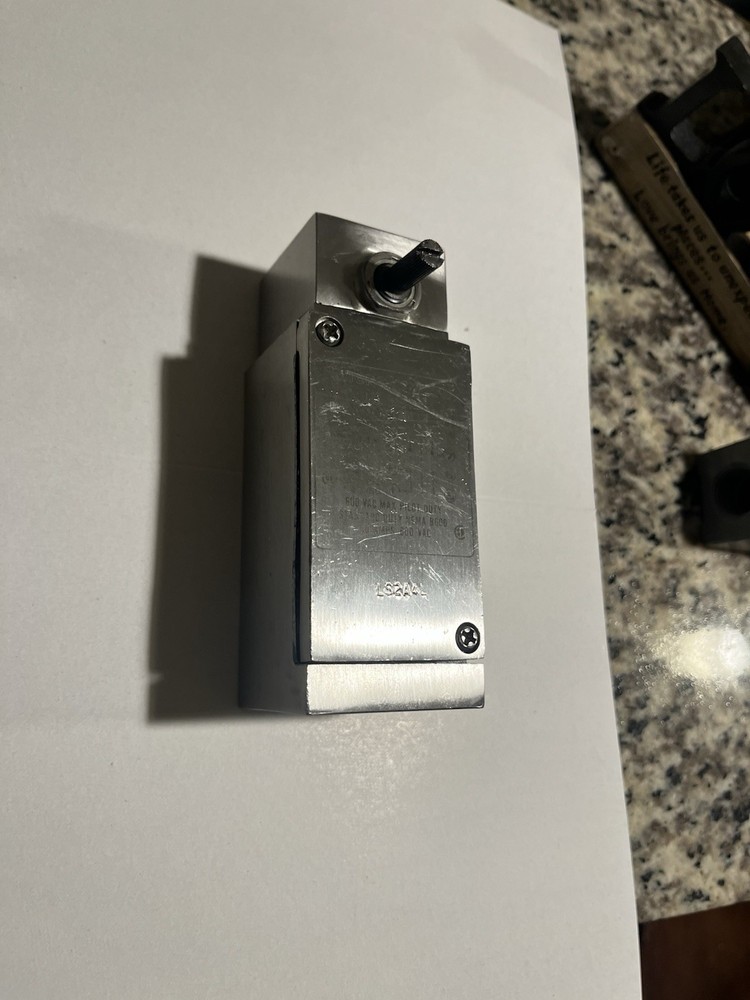 Micro Switch LA2A4L Limit Switch