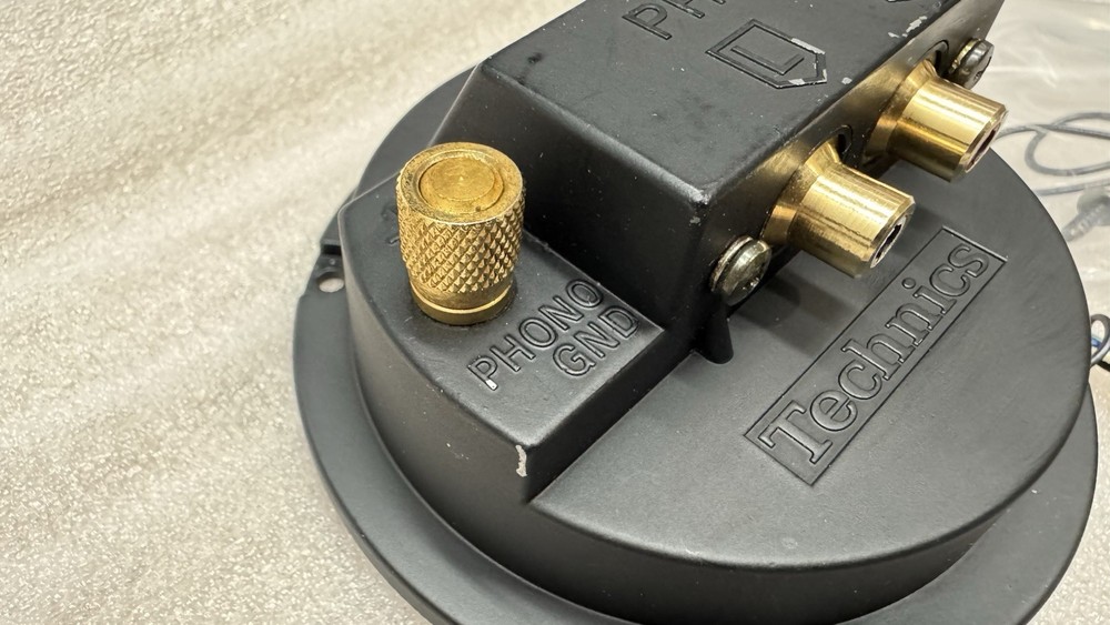 Technics Sl1200 Mk4. Phono Connection