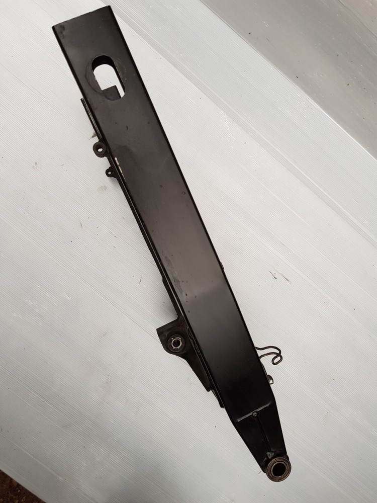 Suzuki gsr750 swingarm