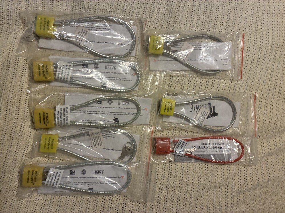 8 GUN LOCKS