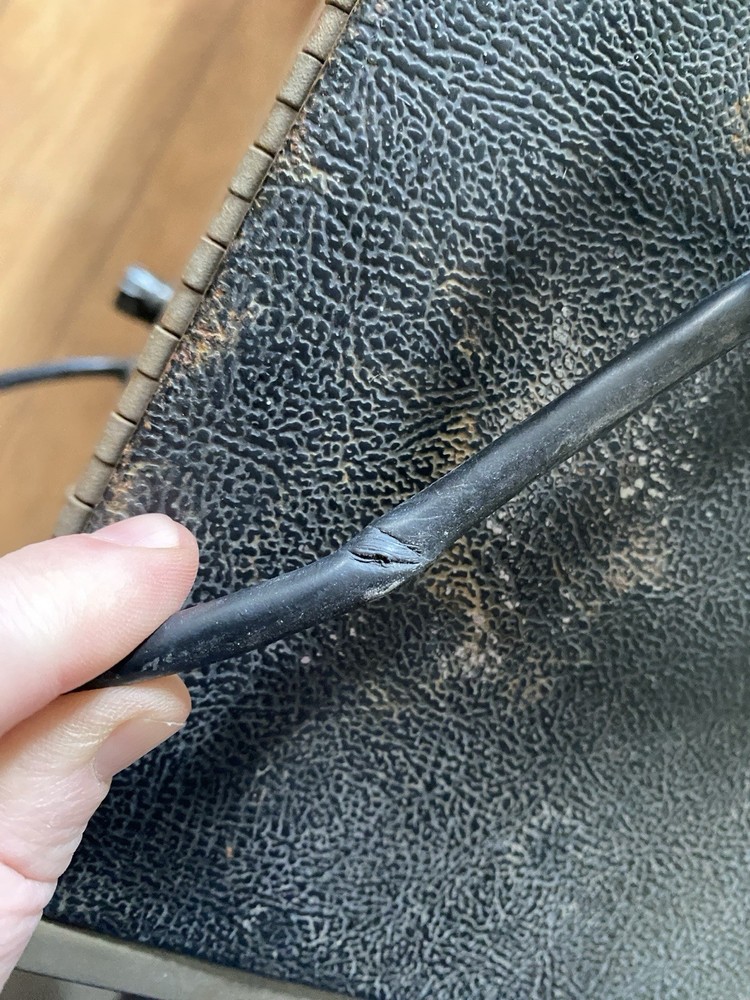 B&K Precision Model 415 Solid State Sweep/Marker Generator With Cords Untested