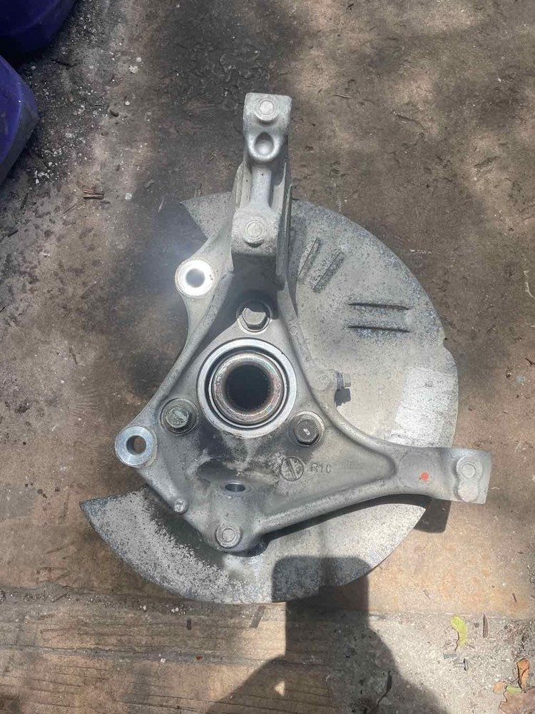 18 BUICK ENCLAVE Spindle Knuckle Front Right