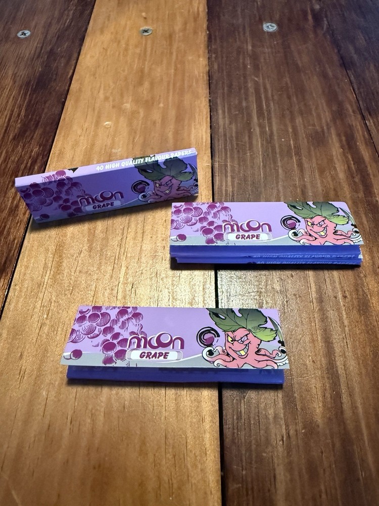 Moon Grape Rolling Papers 1.25