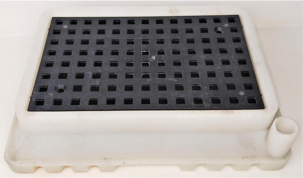 Ultra-Tech SpillDeck P1 Benchtop Spill Platform (17" x 13")