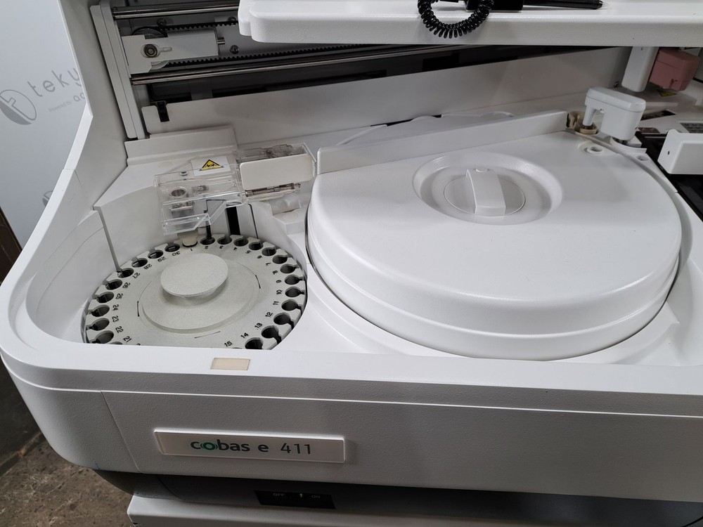 ROCHE COBAS E 411 IMMUNOASSAY ANALYZER