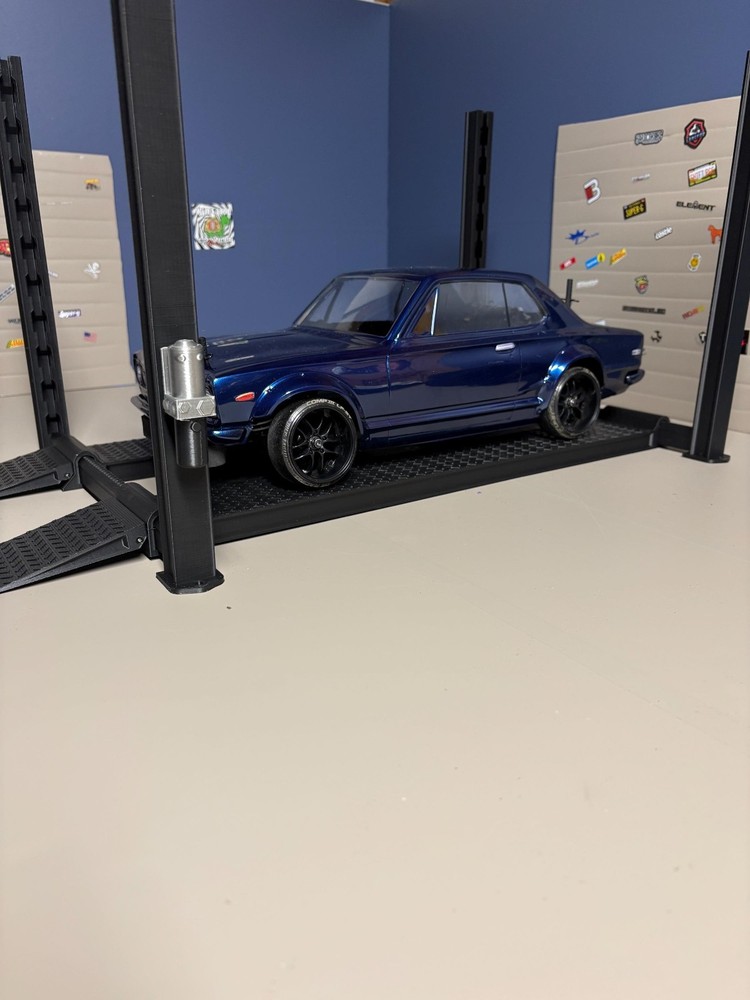 4 Post Lift For 1/10 Scale RC Rock Crawler Storage