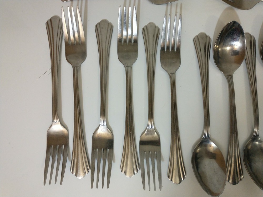 1847 Rogers Bros FREEMONT Int'l Silver Flatware Stainless Lot 18 Pc Fork Spoon