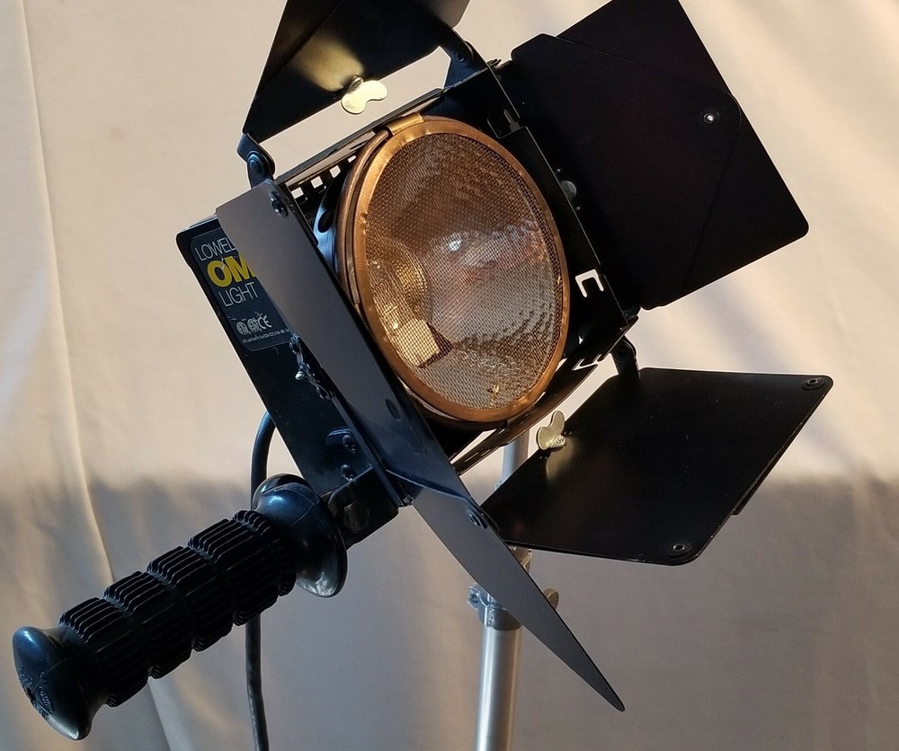 Lowel Omni Light - 500W Focus Flood Light