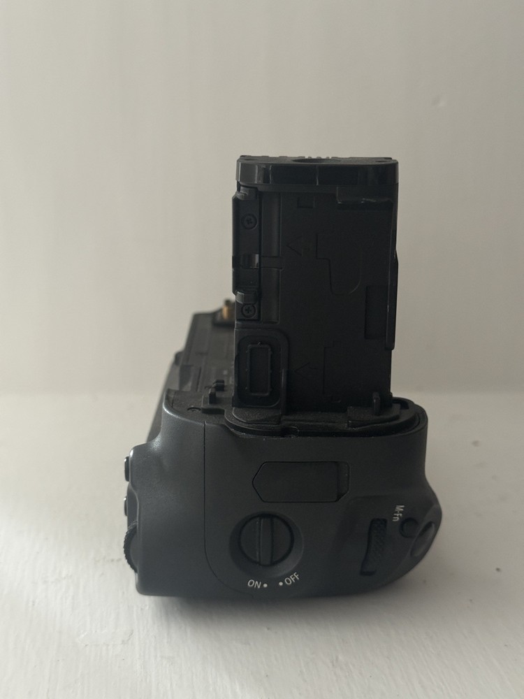 Canon Bg-e22 Battery Grip for EOS R Mirrorless Camera