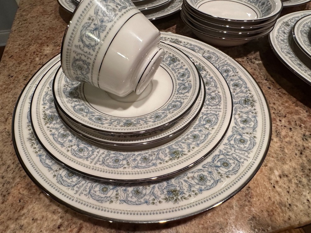 Noritake Monteleone 4 Place Settings (24 piece set) EXCELLENT!