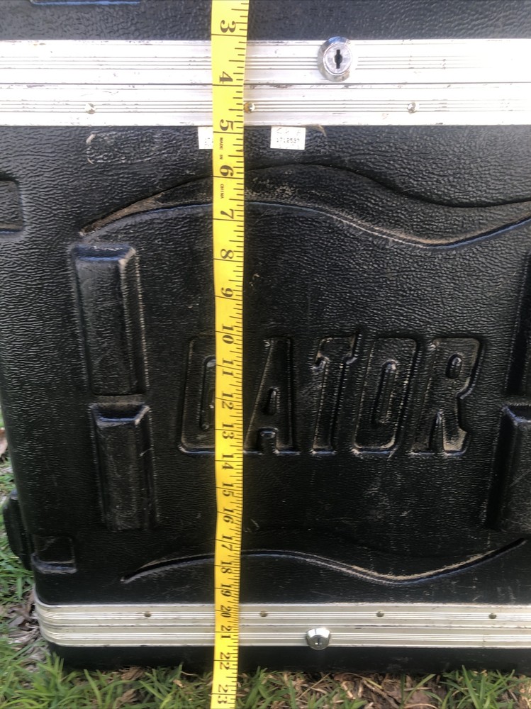 Gator case deluxe polycore 19 instrument case Read Full Description