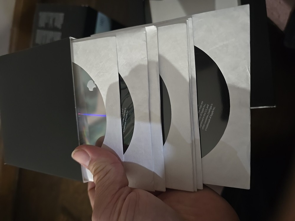 Apple Final Cut Studio 2 Editing Software Complete with Manuals