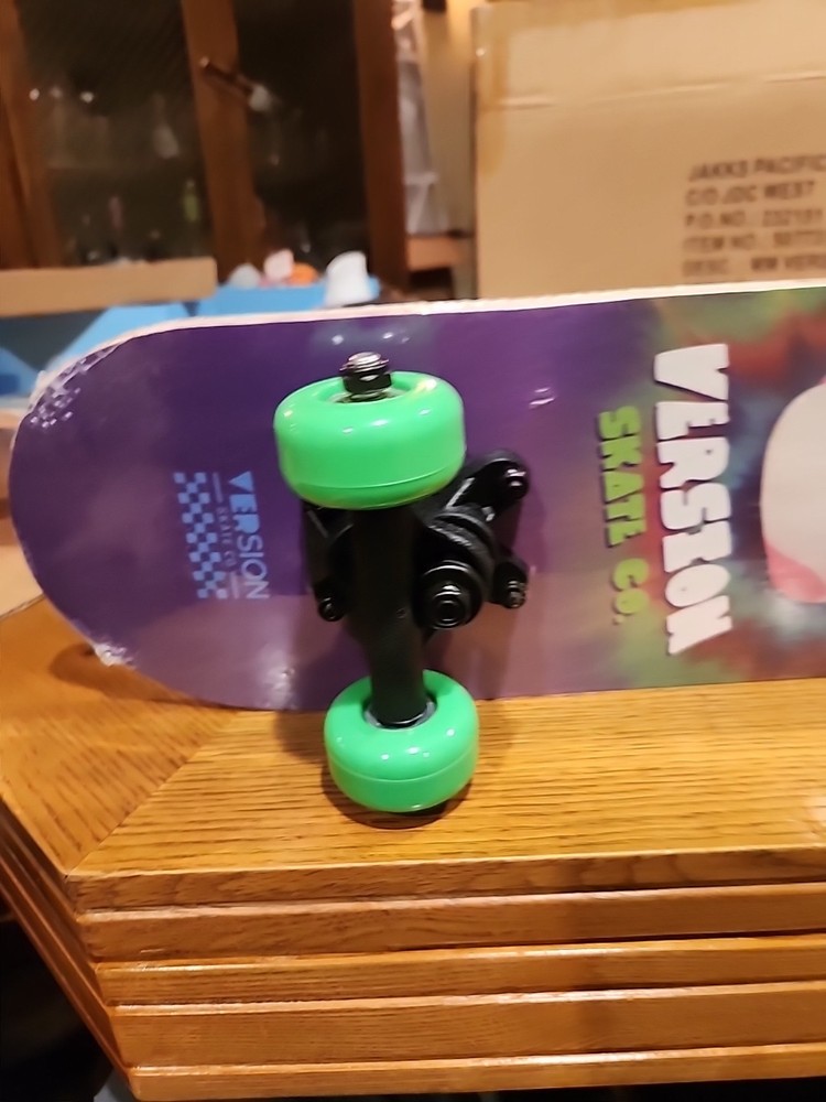 Version popsicle skate board 23 inch New Sealed
