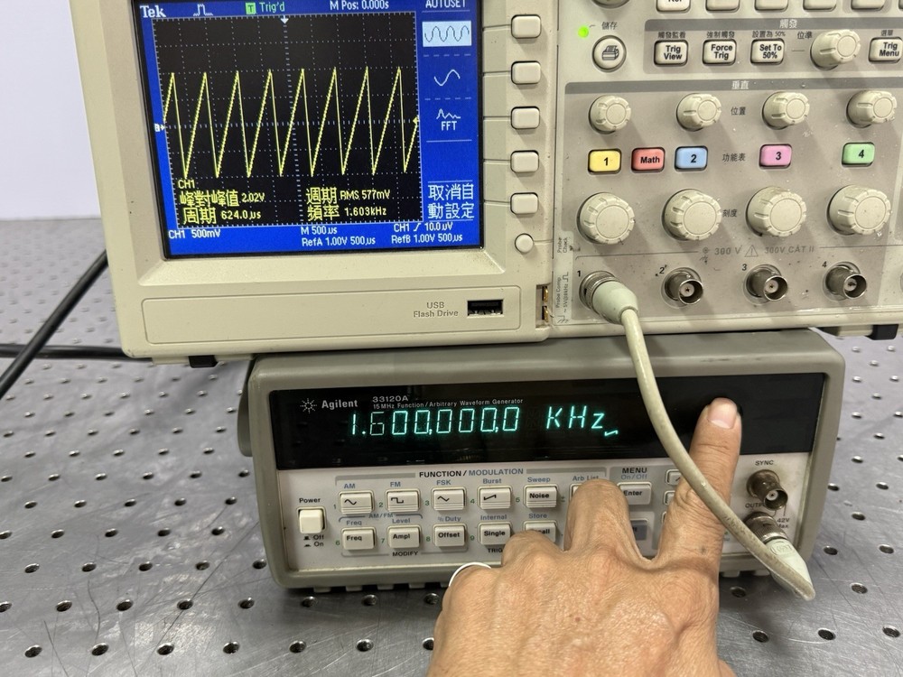 Agilent 33120A 15MHz Function Arbitrary Waveform Generator Tested Knob Missing