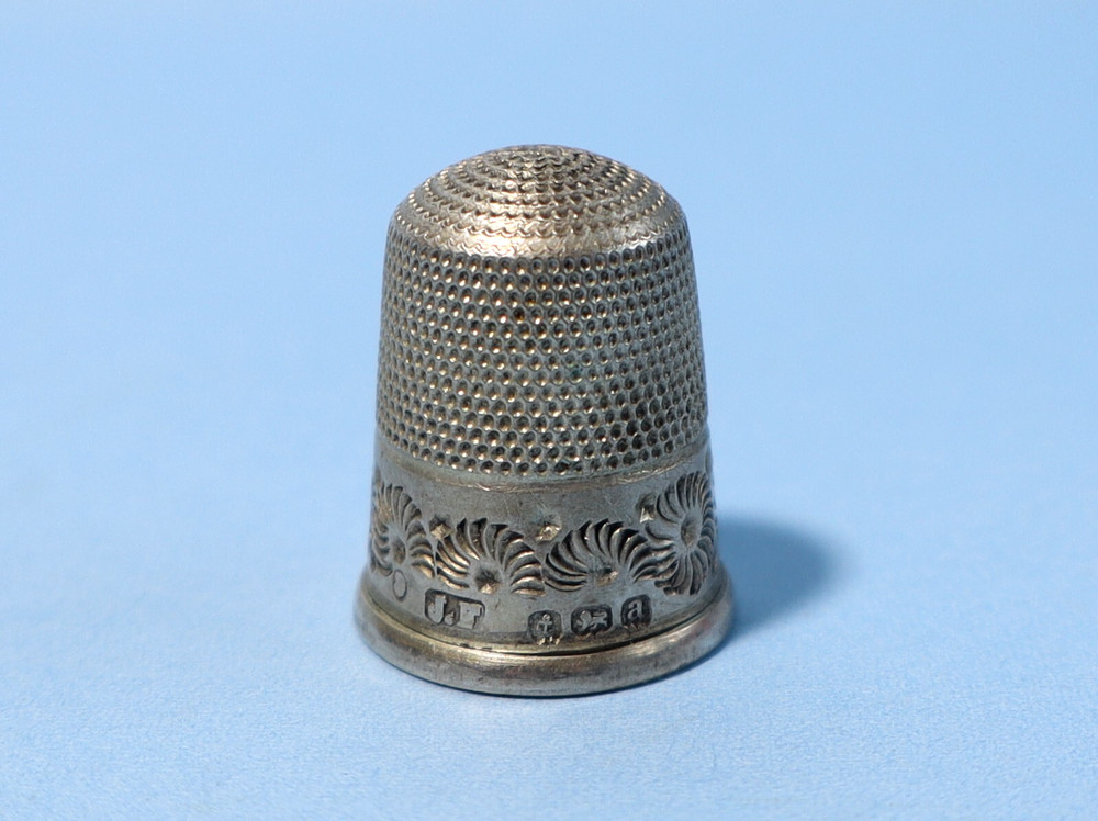 Victorian 1900 Sterling Silver Thimble with Floral Pattern Size 9 #ESK201