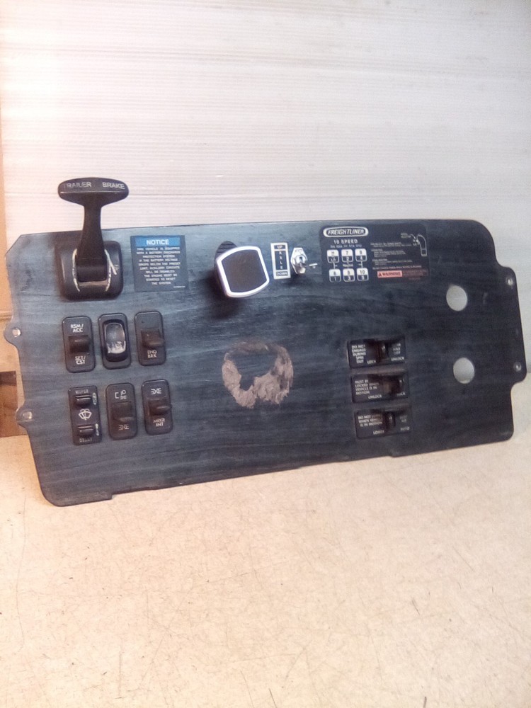 2006 Freightliner Columbia Switch Dash Panel W45151