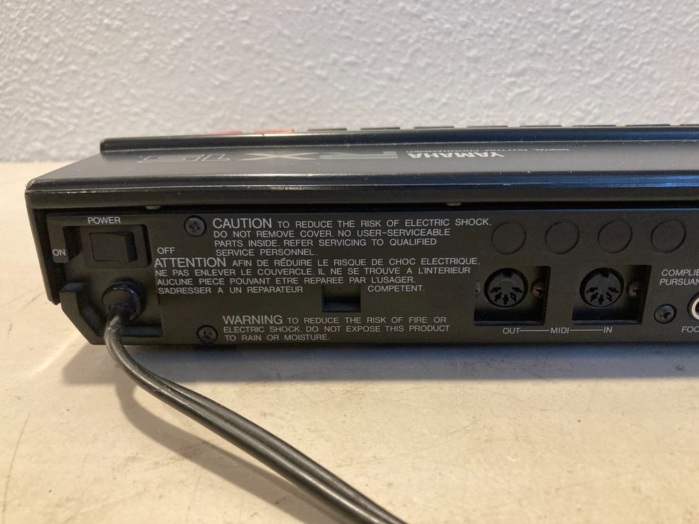 YAMAHA RX15 Digital Rhythm Programmer Drum Machine