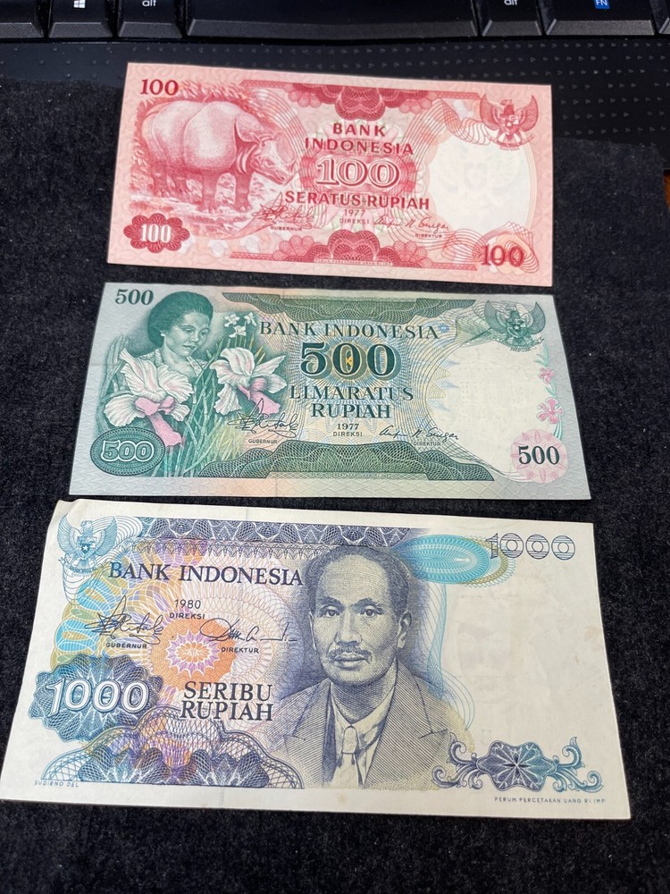 Early Indonesia 3 Banknotes Lot