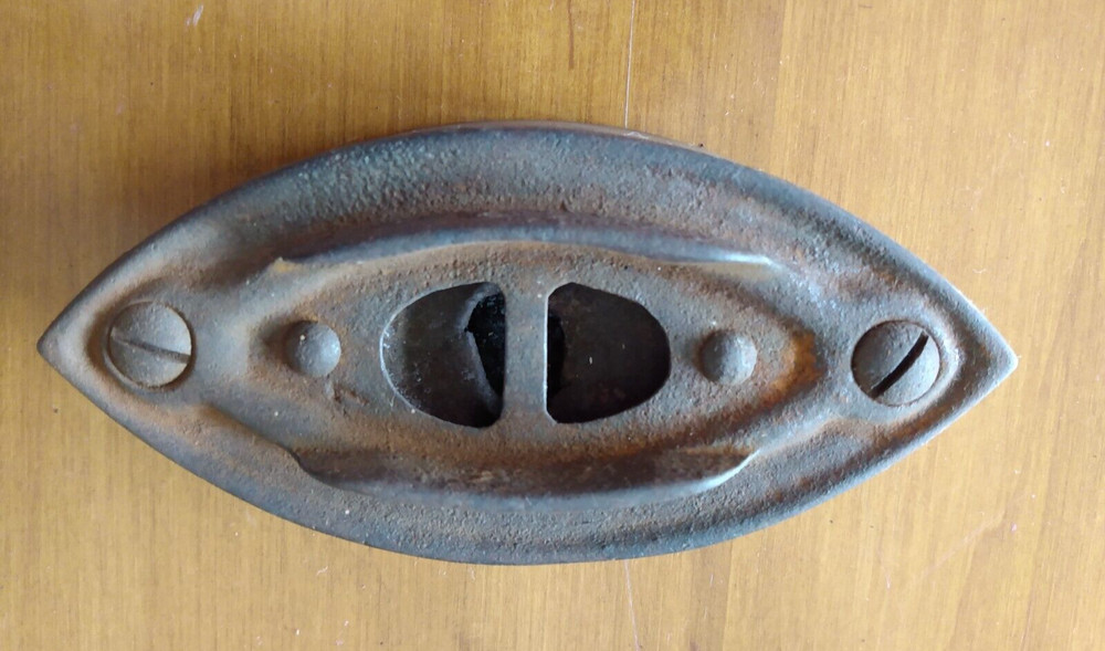 2 SAD IRONS CAST IRON ~ UNMARKED ~ Size 2, 5 lbs. & Size 1 (?) 4 1/2 lbs.