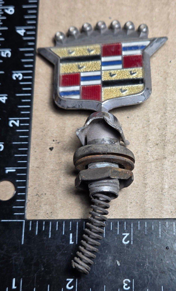 CADILLAC CIRCA '90 HOOD ORNAMENT - BROKEN BASE (6357}