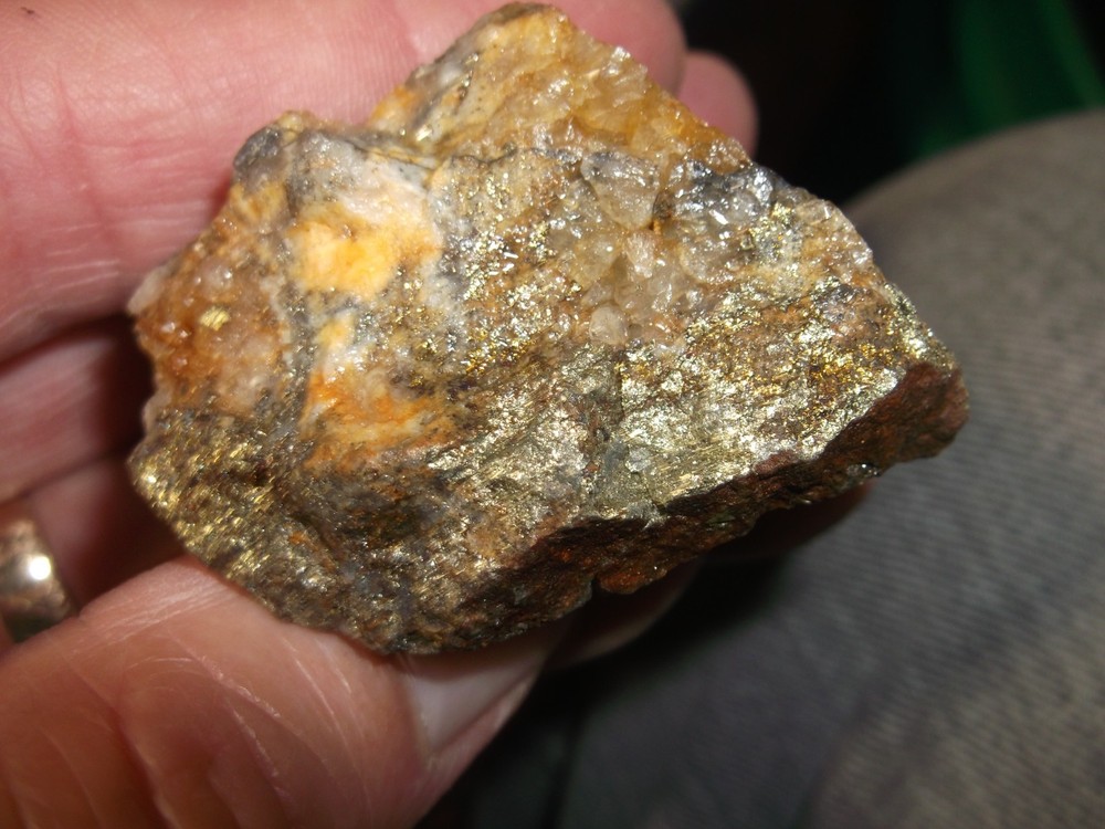 gold silver copper ore, 93 grams samples ,ore high grade .
