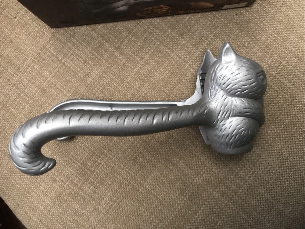 RSVP Cast Aluminum Filbert Squirrel Nutcracker Spring Squeeze Tail Original Box