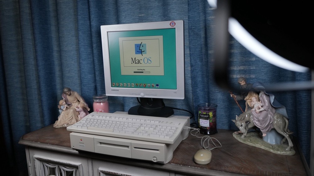 1993 Apple Macintosh Centris 660AV Computer + Keyboard & Mouse (TESTED & WORKS)