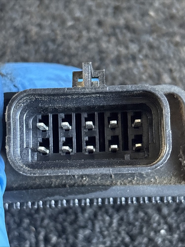 PETERBILT 587 DASH CONTROL MODULE P21-1020